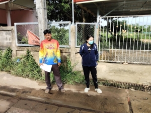 เทศบาลตำบลตาดทอง ลงพื้นที่ดูแลความเดือดร้อนของประชาชน เพื่อหาแนวทางแก้ไขปัญหาน้ำท่วมขังรอการระบายในพื้นที่ตำบลตาดทอง