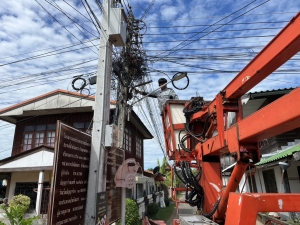 เทศบาลตำบลตาดทอง ลงพื้นที่ซ่อมแซมไฟฟ้าส่องสว่างสาธารณะในพื้นที่ตำบลตาดทอง อำเภอเมืองยโสธร จังหวัดยโสธร