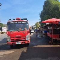 กองสาธารณสุขและสิ่งแวดล้อม ร่วมกับ งานป้องกันฯ สำนักปลัด เทศบาลตำบลตาดทอง ทำความสะอาดล้างบริเวณคลองน้ำและล้างตลาดสดเทศบาลตำบลตาดทอง