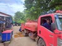กองสาธารณสุขและสิ่งแวดล้อม ร่วมกับ งานป้องกันฯ สำนักปลัด เทศบาลตำบลตาดทอง ทำความสะอาดบริเวณคลองน้ำ และล้างตลาดสดเทศบาลตำบลตาดทอง ตำบลตาดทอง อำเภอเมืองยโสธร จังหวัดยโสธร