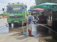 กองสาธารณสุขและสิ่งแวดล้อม ร่วมกับ งานป้องกันฯ สำนักปลัด เทศบาลตำบลตาดทอง ทำความสะอาดบริเวณคลองน้ำ และล้างตลาดสดเทศบาลตำบลตาดทอง ตำบลตาดทอง อำเภอเมืองยโสธร จังหวัดยโสธร