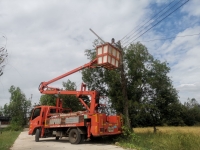 เทศบาลตำบลตาดทอง ลงพื้นที่ซ่อมแซมไฟฟ้าส่องสว่างสาธารณะในพื้นที่ตำบลตาดทอง อำเภอเมืองยโสธร จังหวัดยโสธร