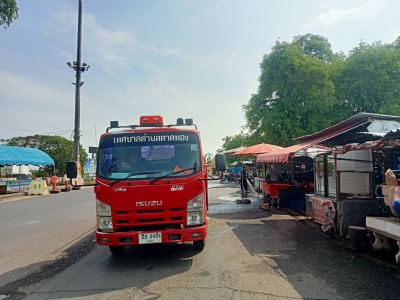 กองสาธารณสุขและสิ่งแวดล้อม ร่วมกับ งานป้องกันฯ สำนักปลัด เทศบาลตำบลตาดทอง ทำความสะอาดบริเวณคลองน้ำ และล้างตลาดสดเทศบาลตำบลตาดทอง ตำบลตาดทอง อำเภอเมืองยโสธร จังหวัดยโสธร