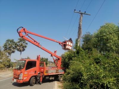 เทศบาลตำบลตาดทอง ลงพื้นที่ซ่อมแซมไฟฟ้าส่องสว่างสาธารณะในพื้นที่ตำบลตาดทอง อำเภอเมืองยโสธร จังหวัดยโสธร